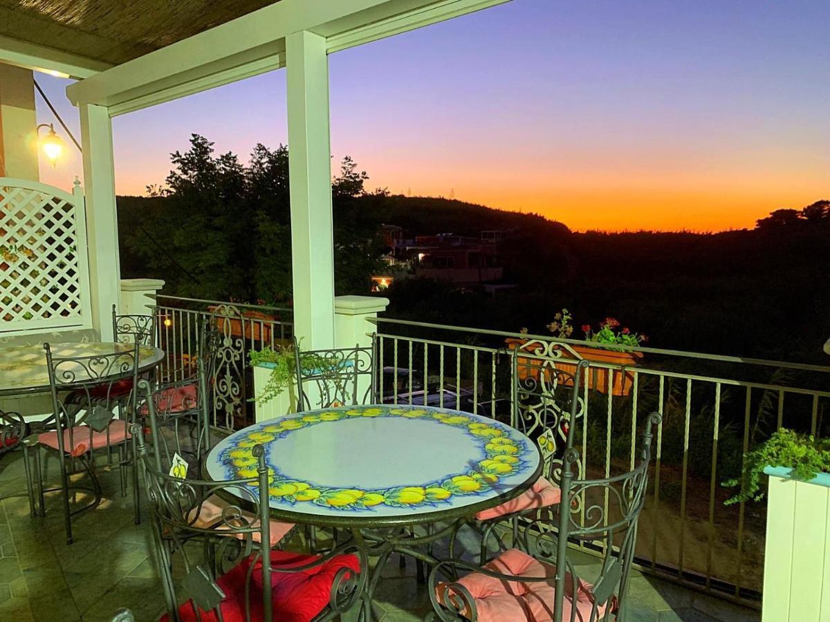 Hotel Isolabella Ventotene Kültér fotó
