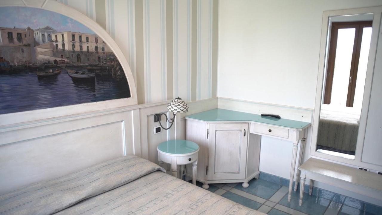 Hotel Isolabella Ventotene Kültér fotó