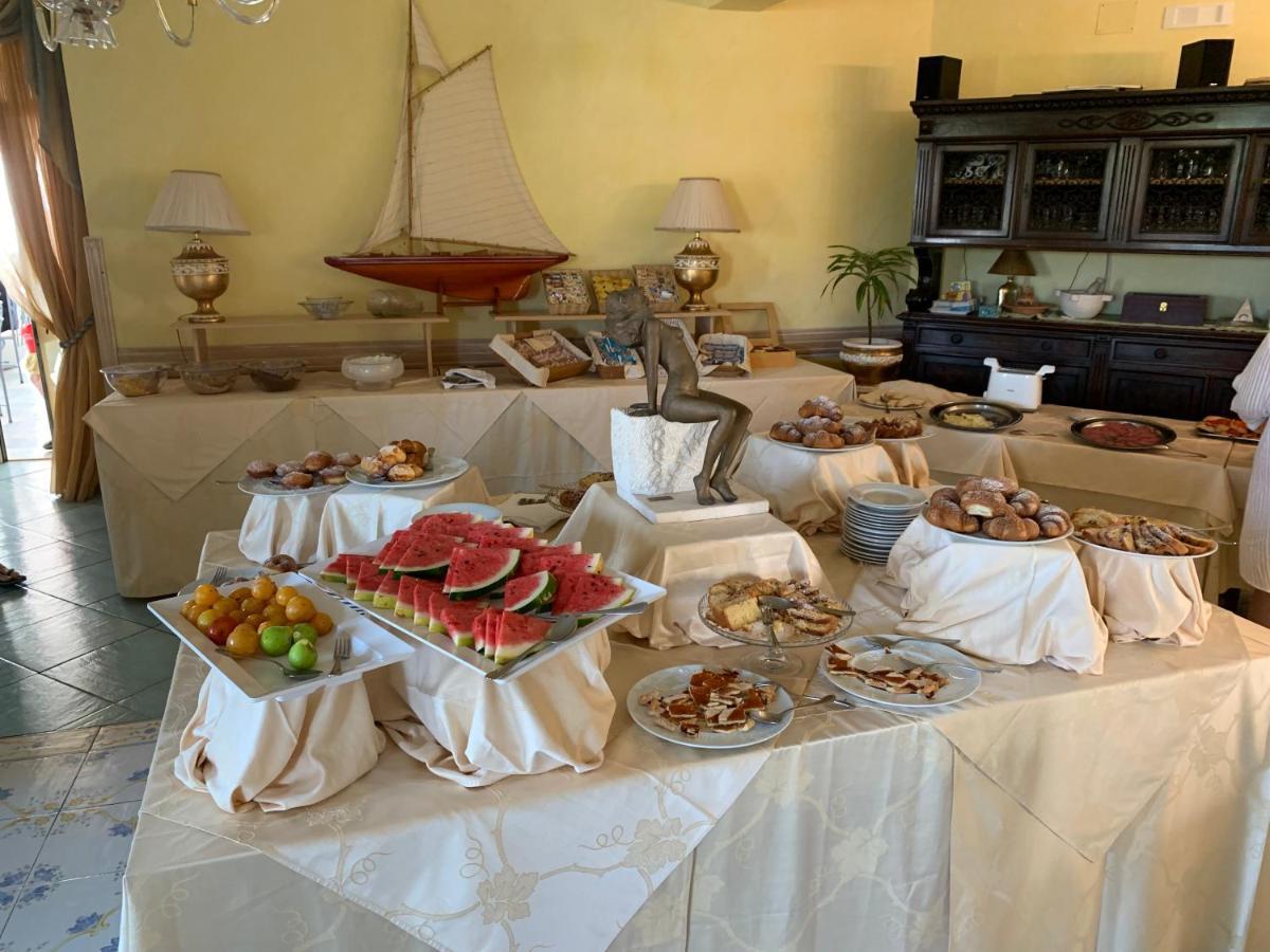 Hotel Isolabella Ventotene Kültér fotó