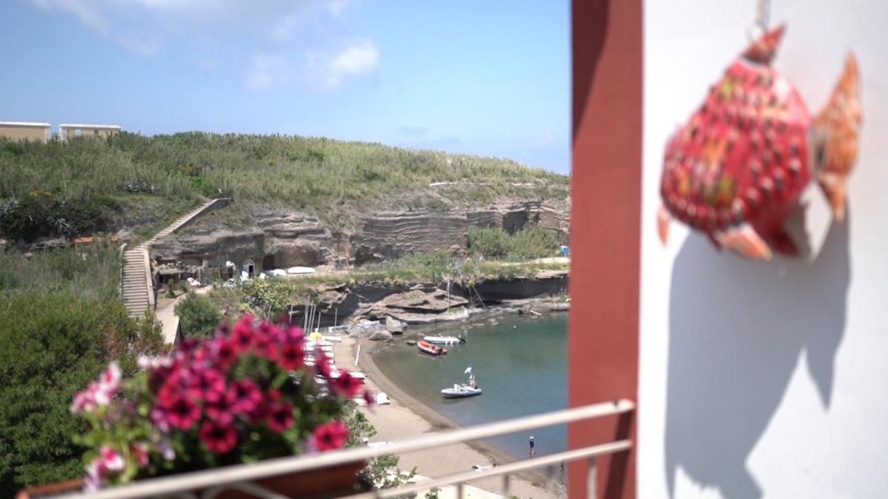 Hotel Isolabella Ventotene Kültér fotó