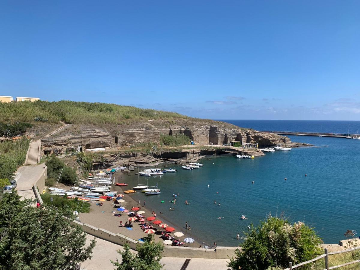 Hotel Isolabella Ventotene Kültér fotó